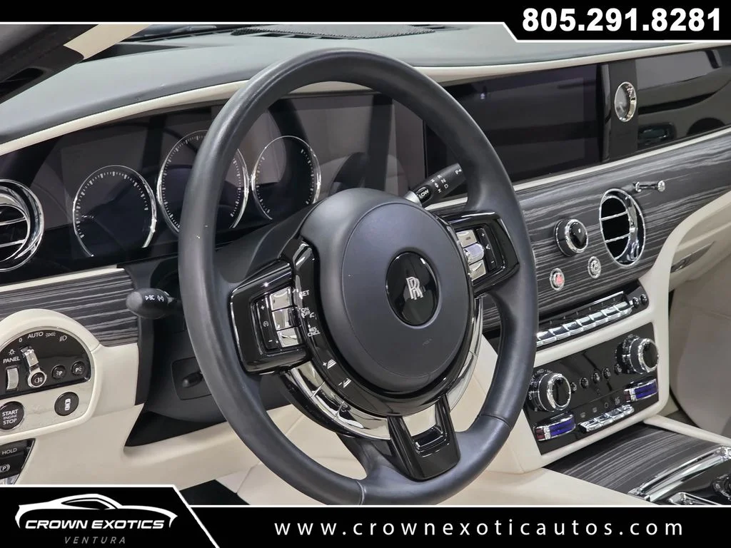 Used 2021  Rolls-Royce Base image 27