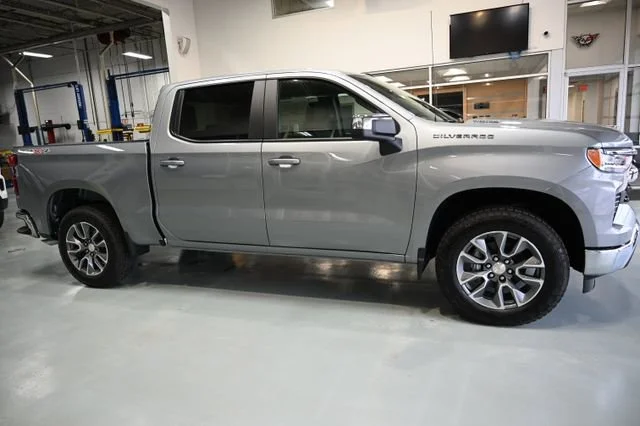 2026 Chevrolet Silverado 1500 LT - Photo 4