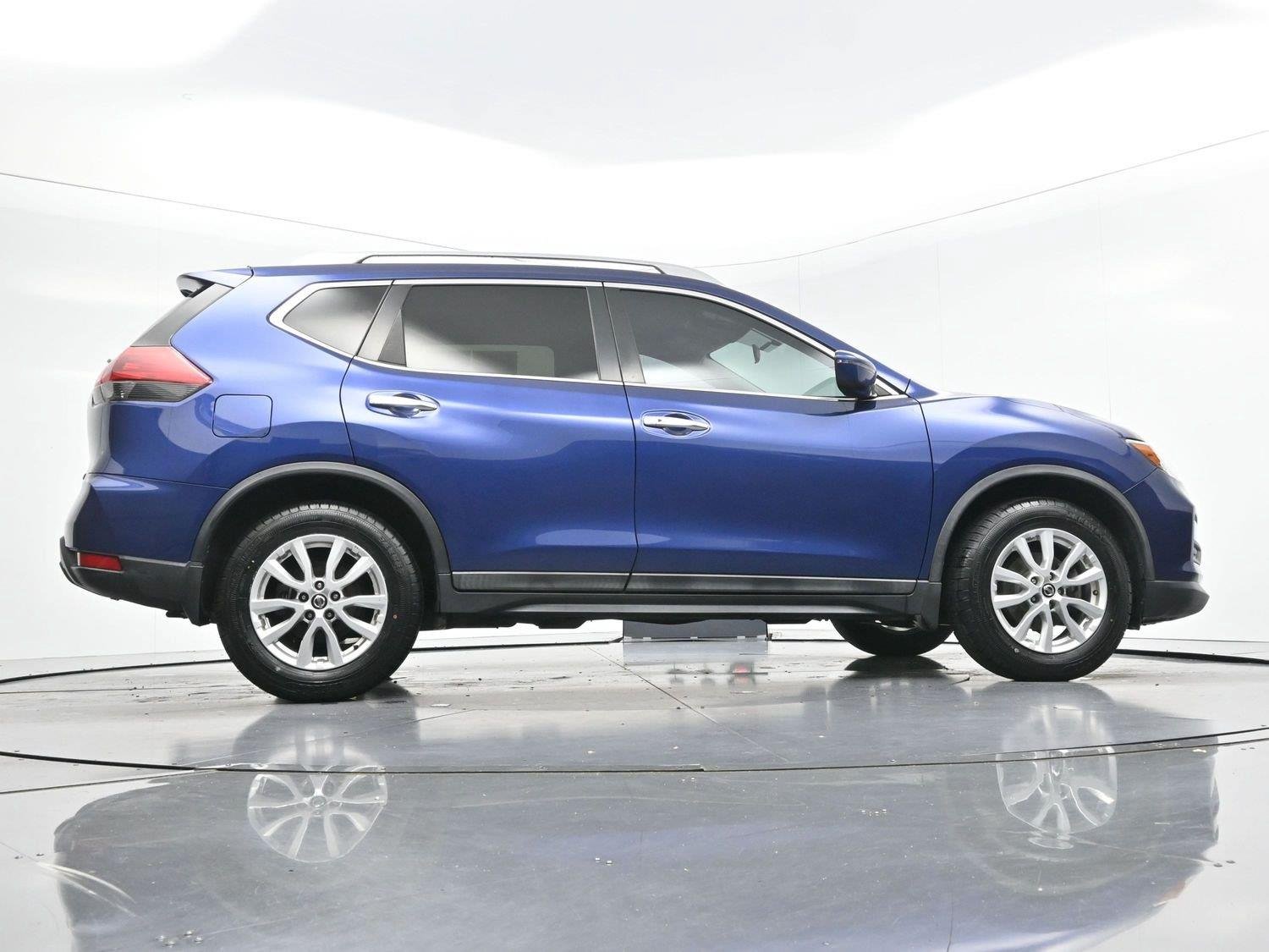 Used 2018 Caspian Blue Nissan SV image 52