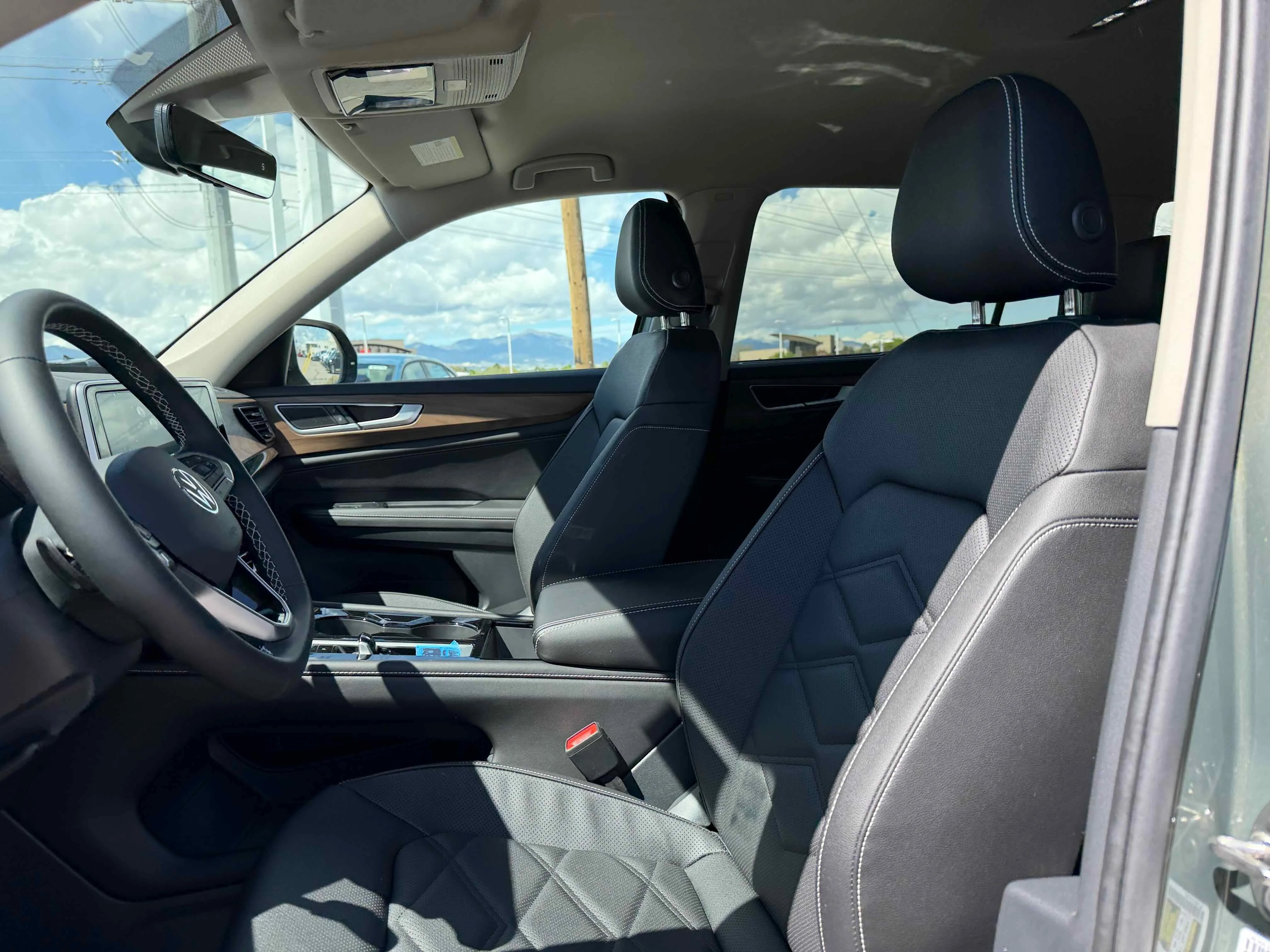 New 2026 Green Volkswagen 2.0T SE w/Technology image 3