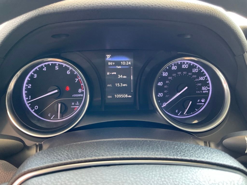 Used 2019 White Toyota LE image 14