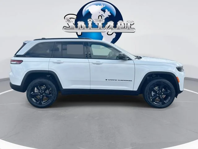 New 2026 Bright White Clear-Coat Exterior Paint Jeep Limited image 10