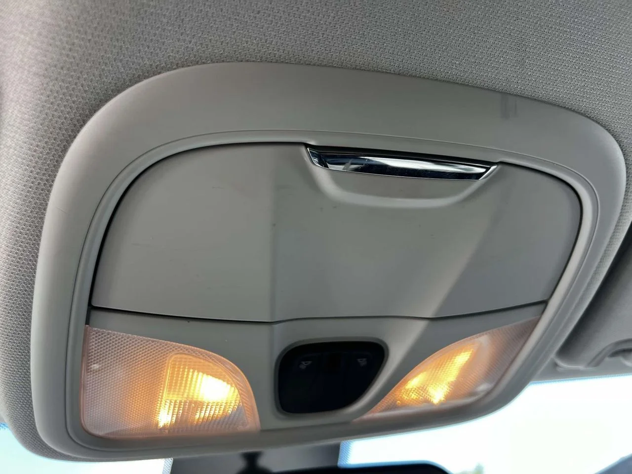 Used 2019 Granite Crystal Metallic Clearcoat Jeep Latitude Plus 4x4 image 40