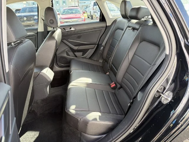 Certified Used 2024  Volkswagen 1.5T SE image 30