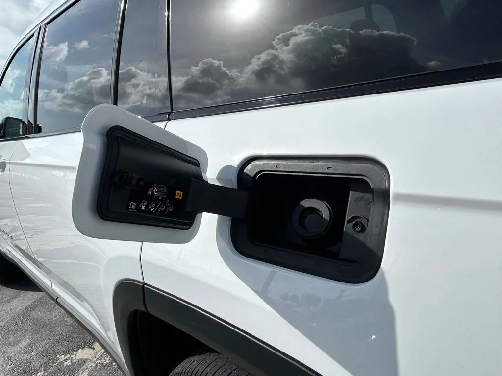 Certified Used 2022 White Jeep Limited image 47