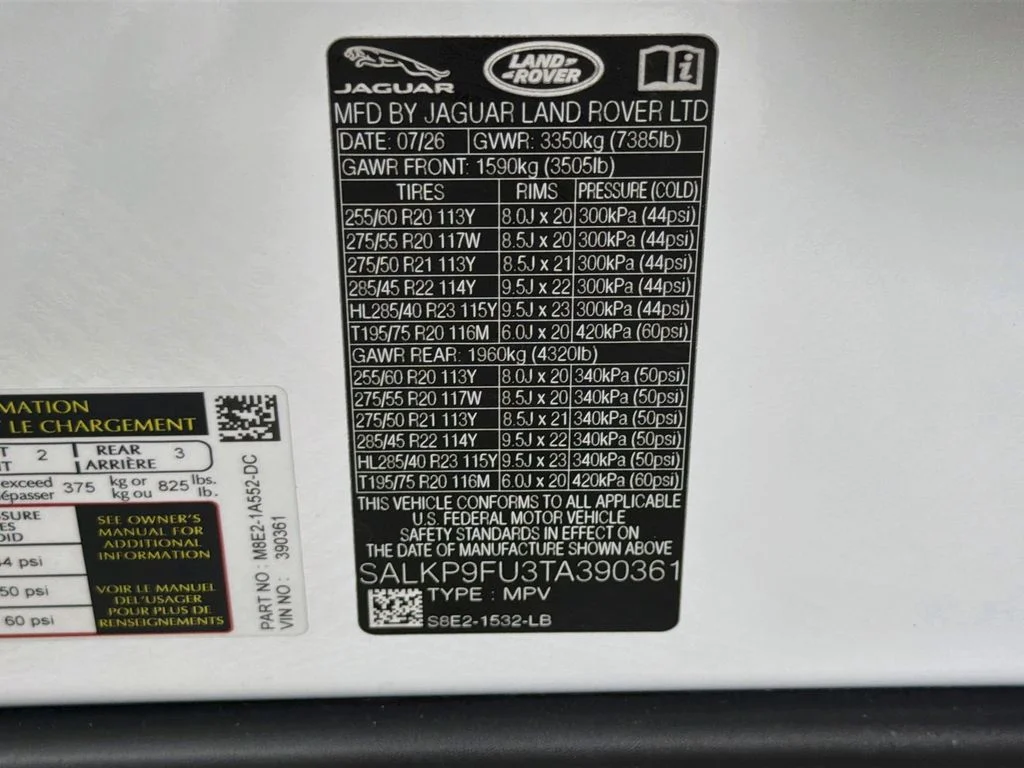 New 2026 Fuji White Land Rover SE image 34