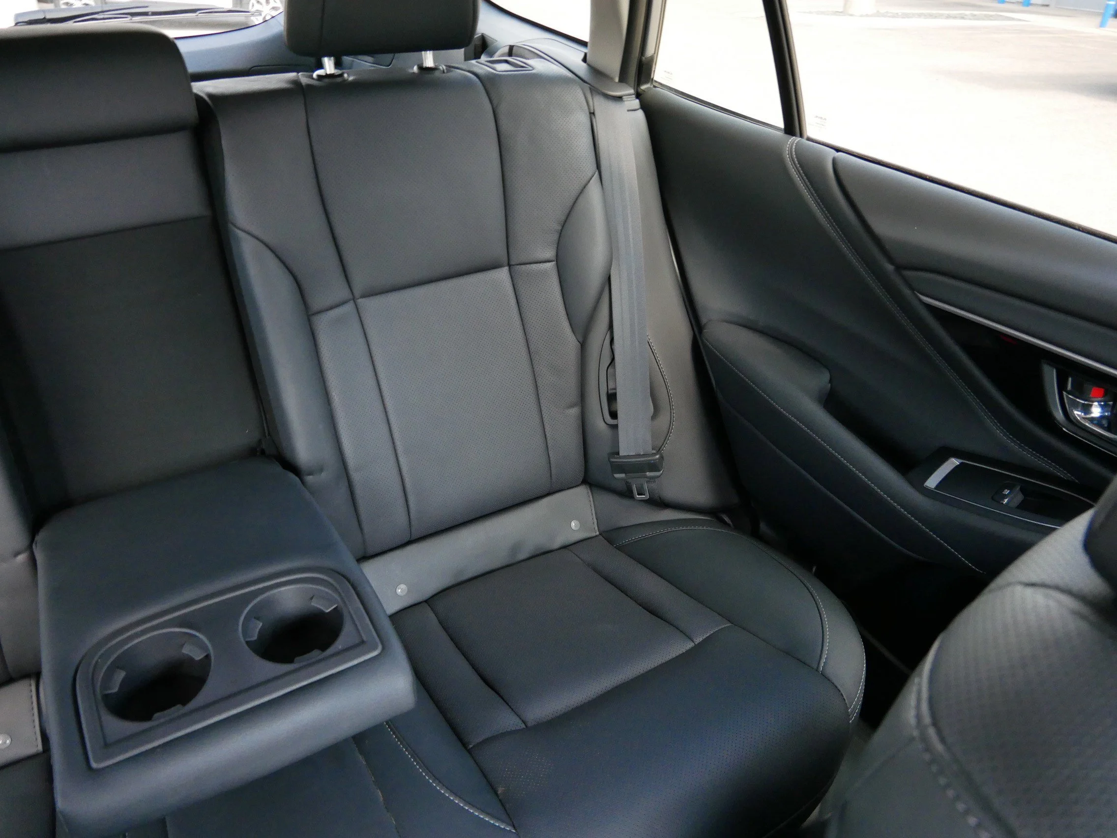 Used 2024 Ice Silver Metallic Subaru Limited image 14