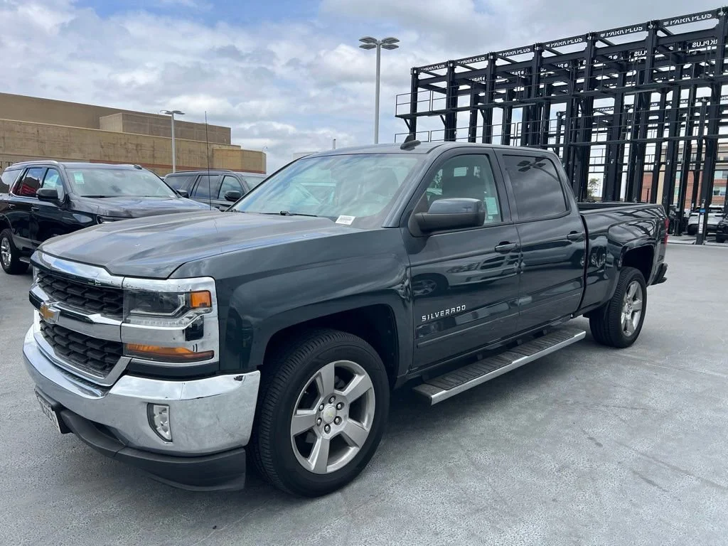 2018 Chevrolet Silverado 1500 LT Crew Cab Standard Box's photo