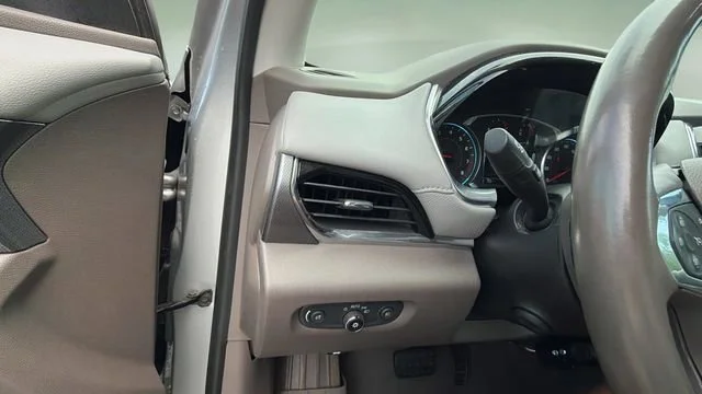 Used 2019 SILVER ICE METALLIC Chevrolet Premier image 22