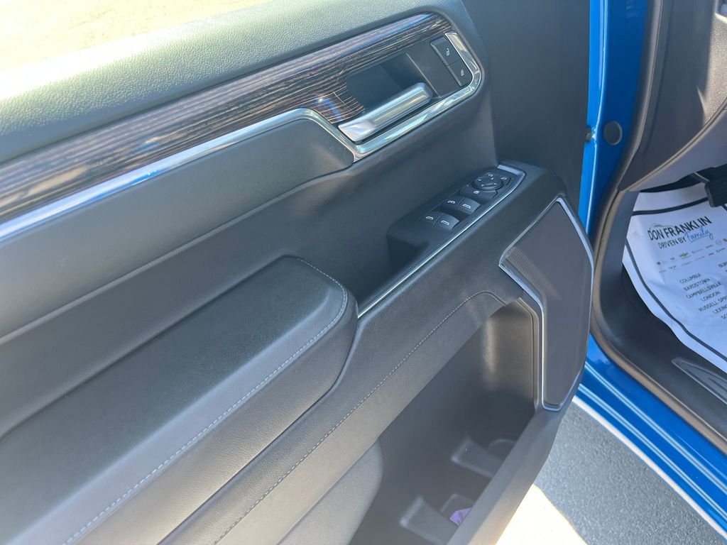 Used 2024 Blue GMC Elevation image 10