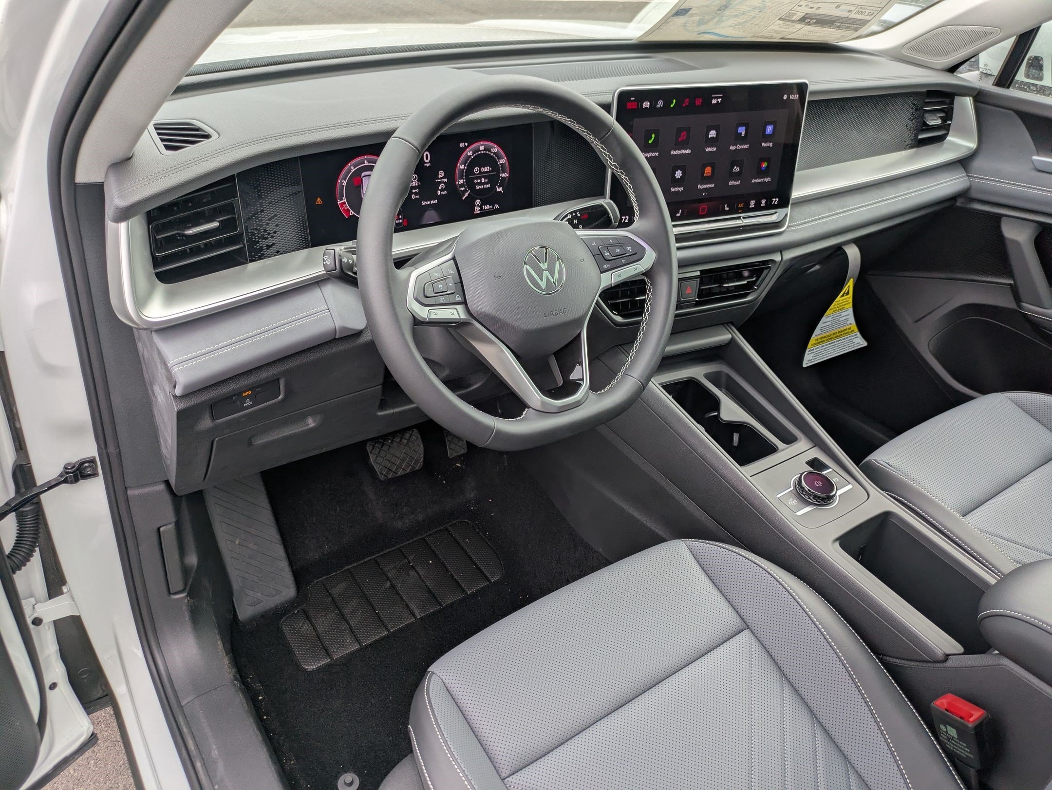 New 2026 Pure White Volkswagen SE image 10