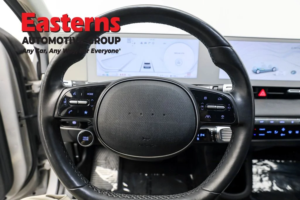 Used 2024 Gray Hyundai SEL image 10