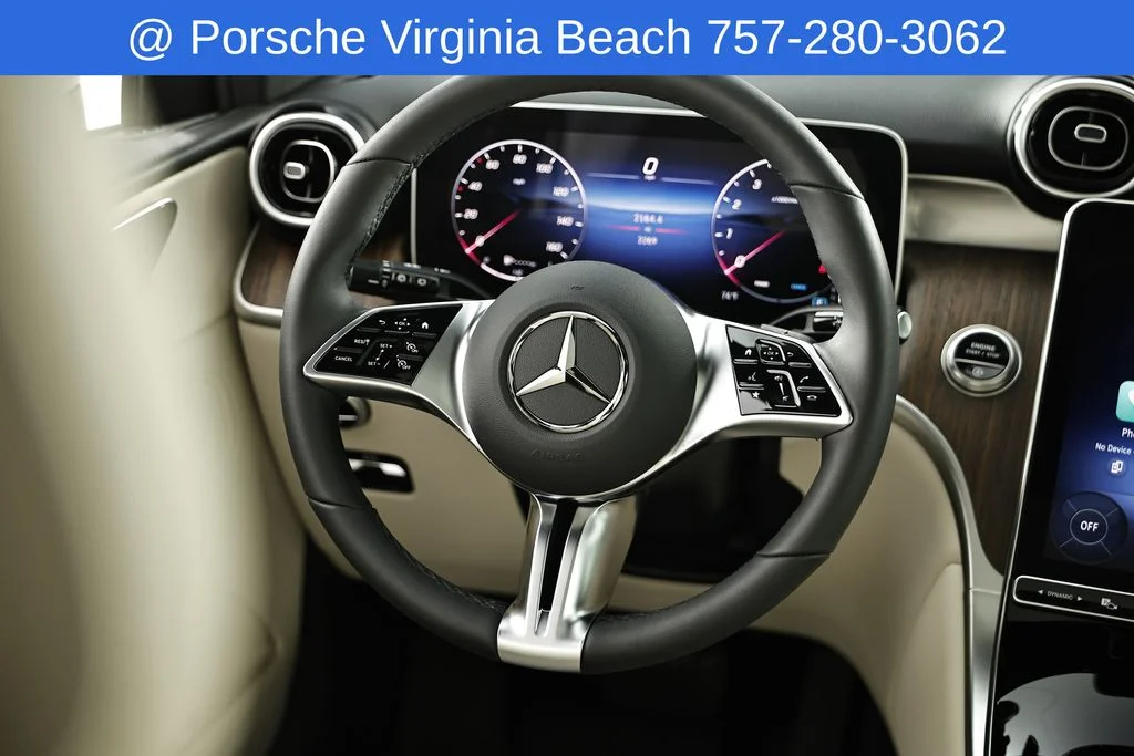 Used 2025 White Mercedes-Benz GLC 300 image 33