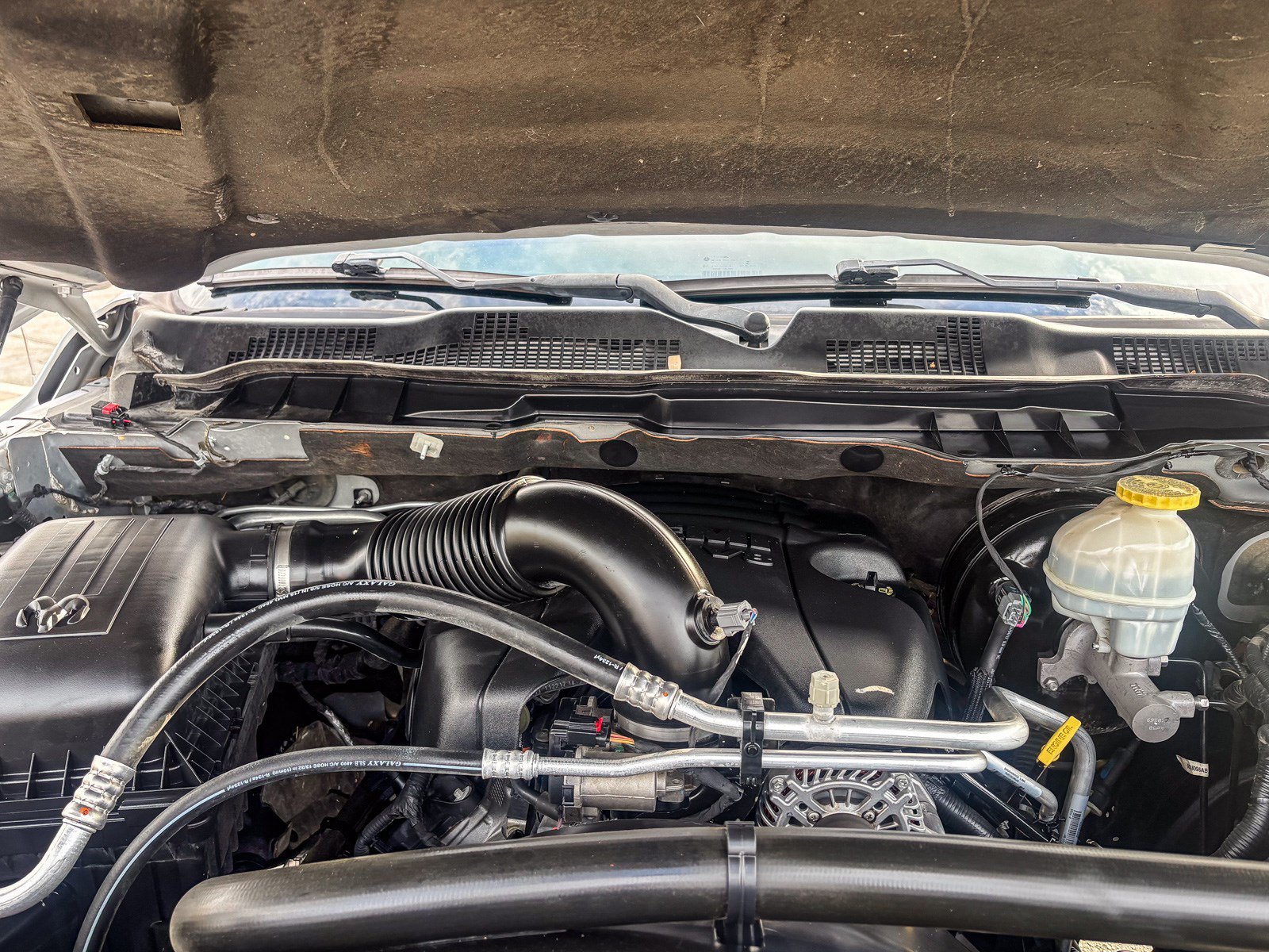 Used 2018 Bright Silver Metallic Clearcoat Ram Express image 13