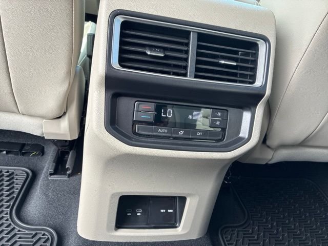 New 2026 Opal White Pearl Volkswagen SE w/Technology image 9