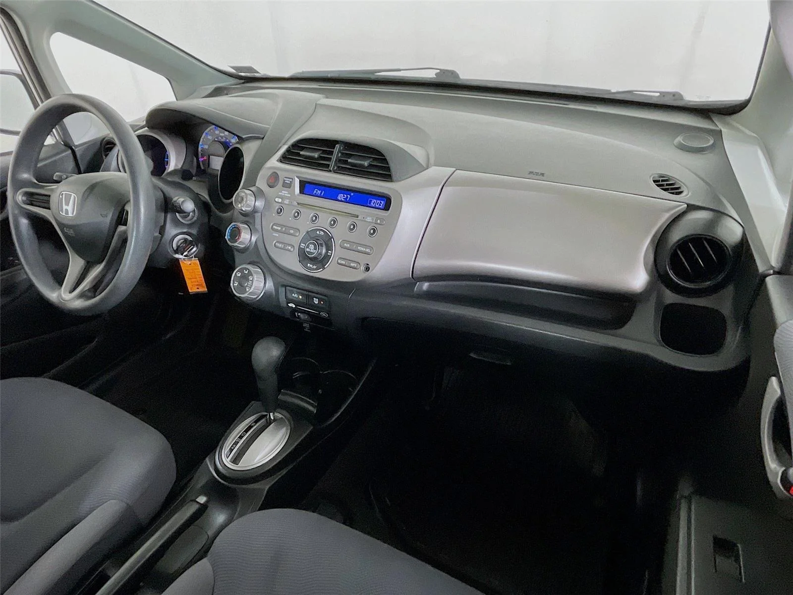 Used 2009 Storm Silver Metallic Honda BASE image 29