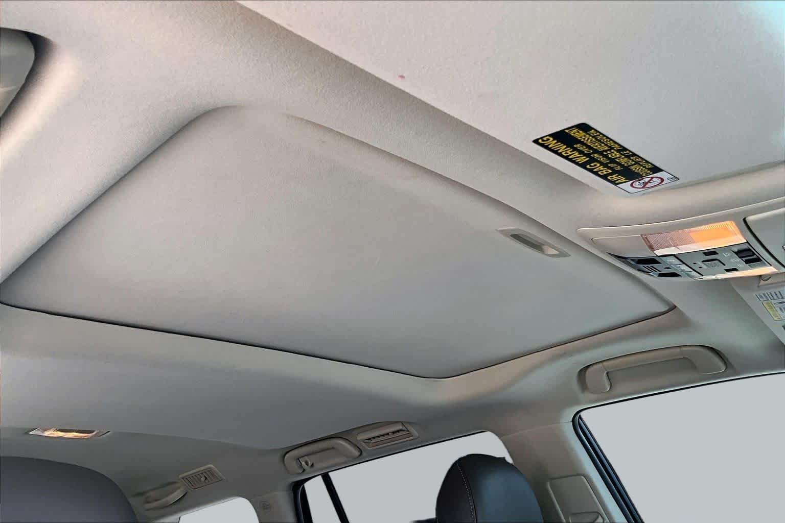 Used 2010 Satin Cashmere Metallic Lexus Premium image 10