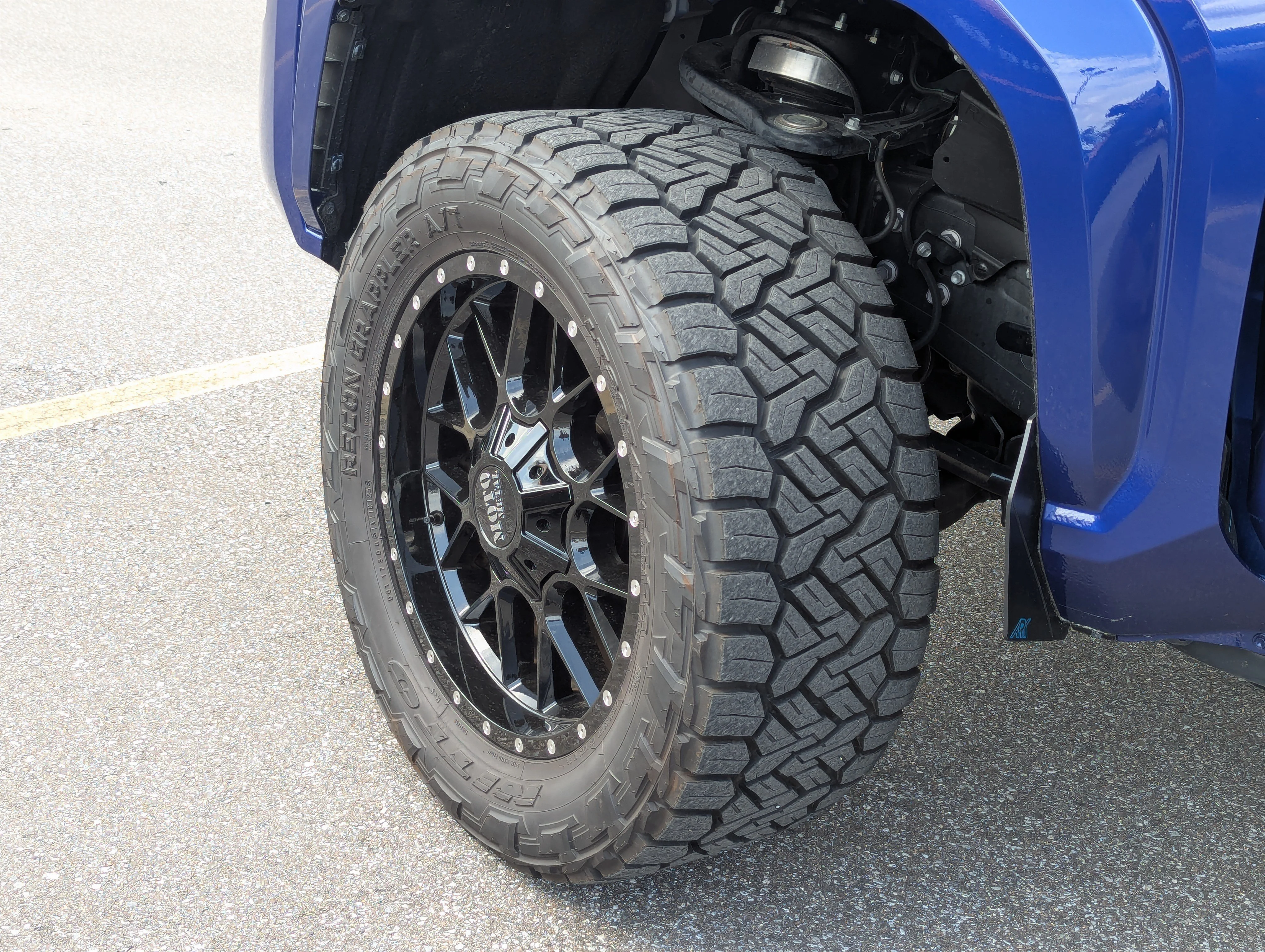 Used 2025 Blue Crush Metallic Toyota SR5 image 40