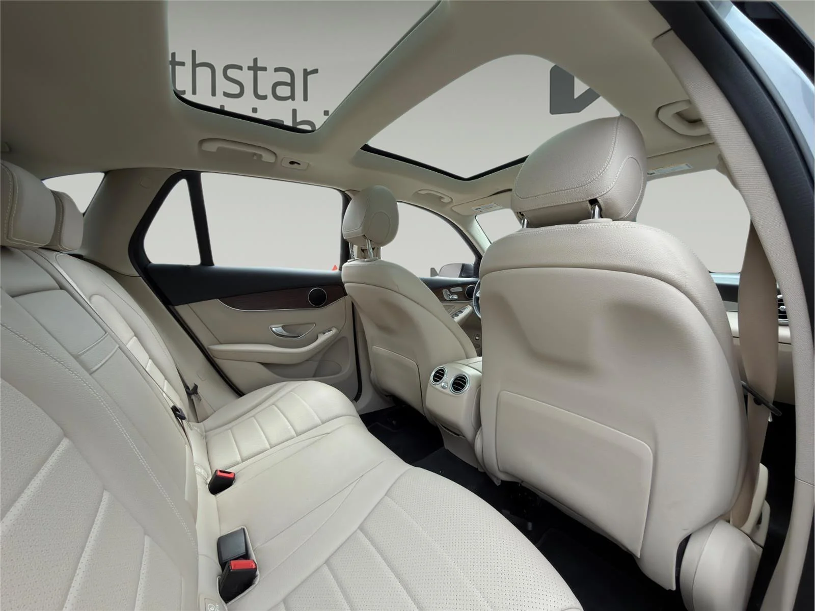 Used 2022 Selenite Grey Metallic Mercedes-Benz GLC 300 image 23