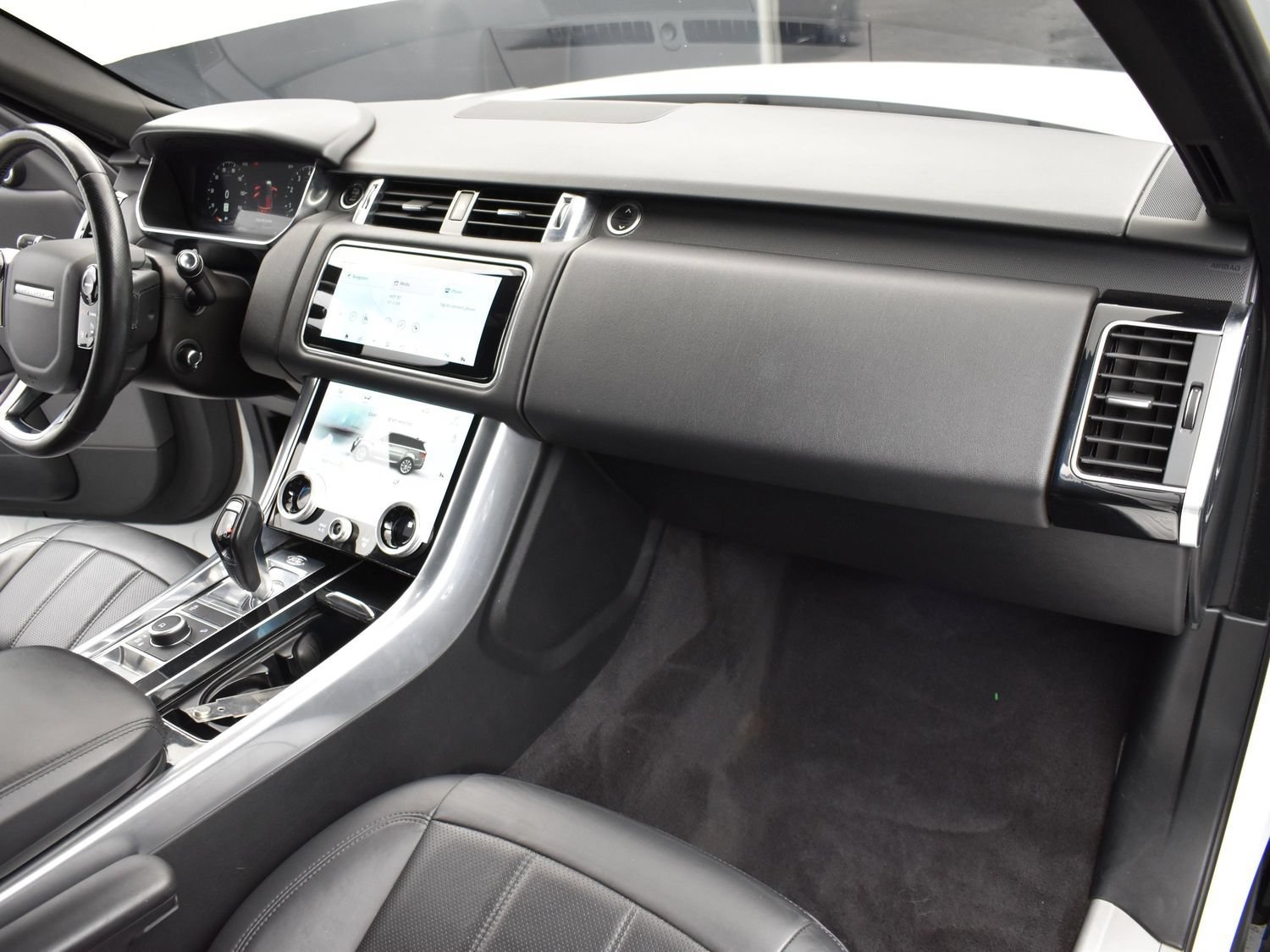Used 2019 Fuji White Land Rover HSE image 4