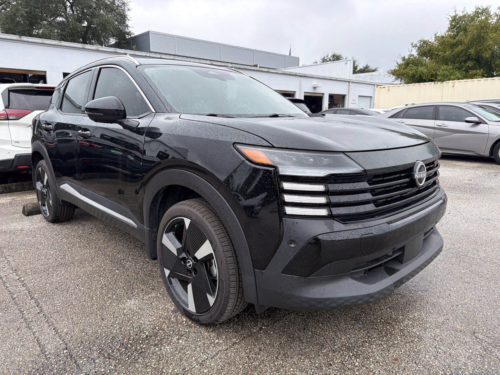 Used 2025 Black Nissan SR image 3