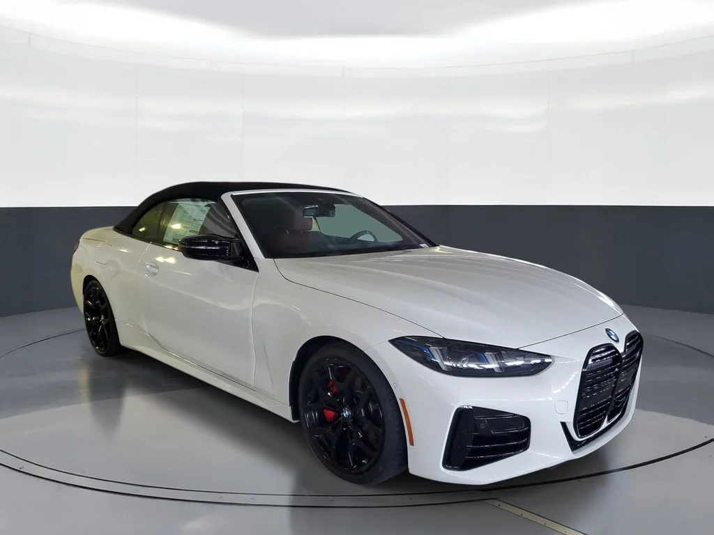 New 2026 Alpine White BMW M440i image 2