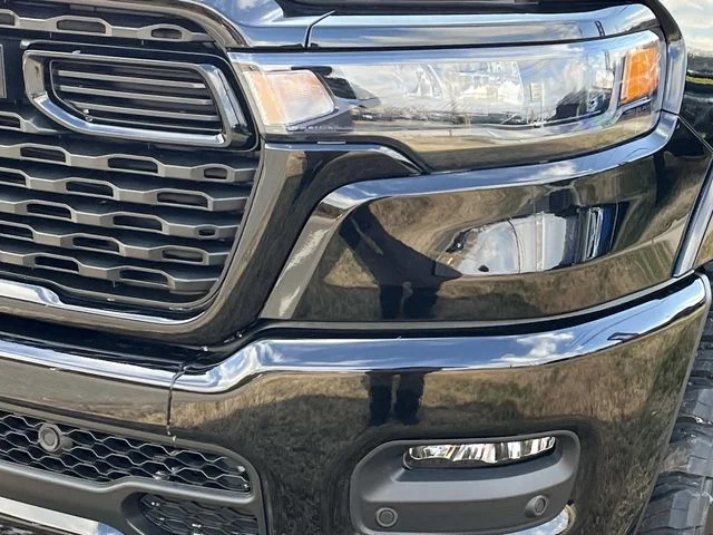 New 2026 Diamond Black Crystal Pearl-Coat Exterior Paint RAM Big Horn/Lone Star image 11