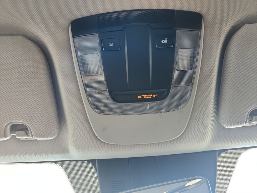 Used 2023  Kia LX image 28