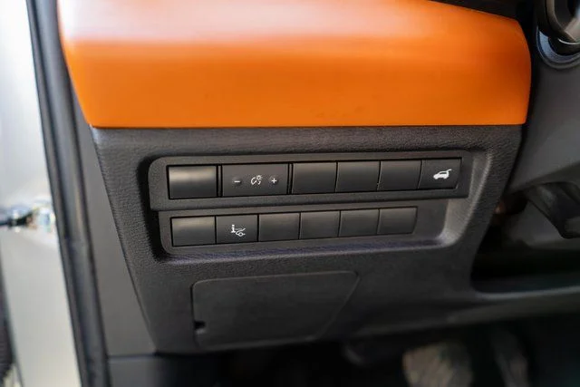 Used 2022 Gray Mitsubishi SEL image 26