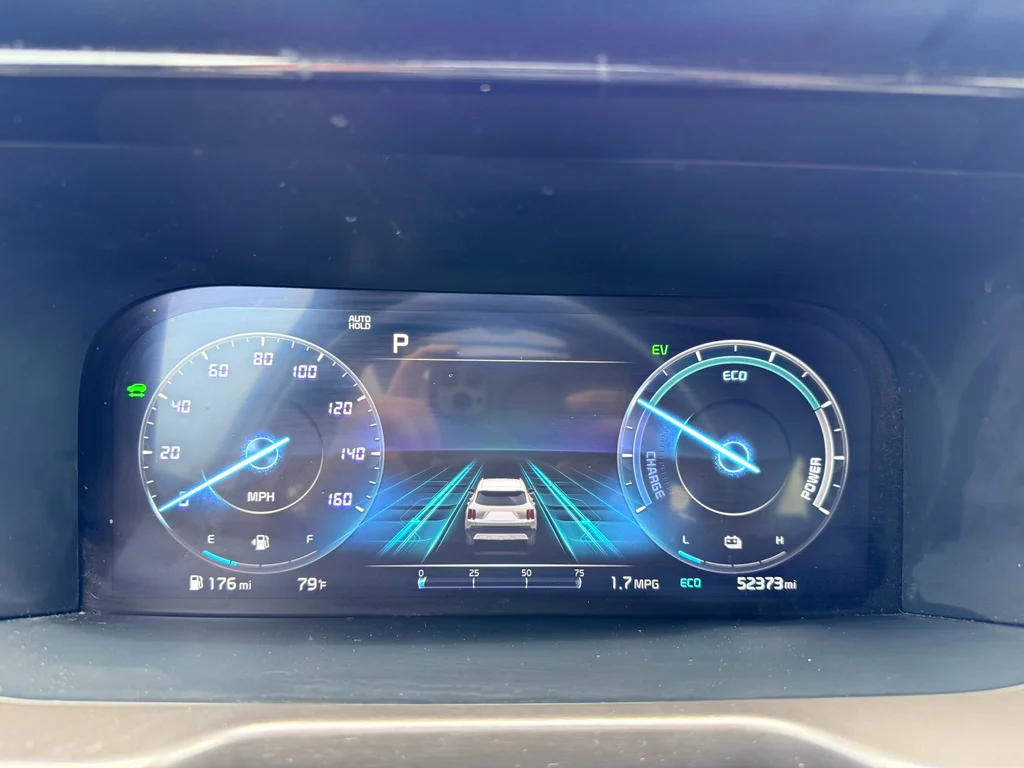 Used 2023 Silky Silver Kia SX Prestige image 17