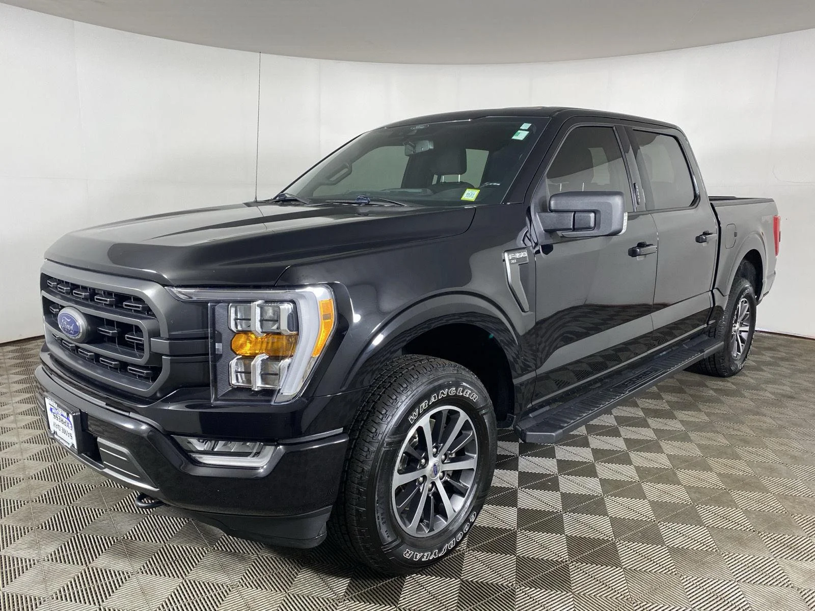 Used 2021 Agate Black Ford XLT image 3
