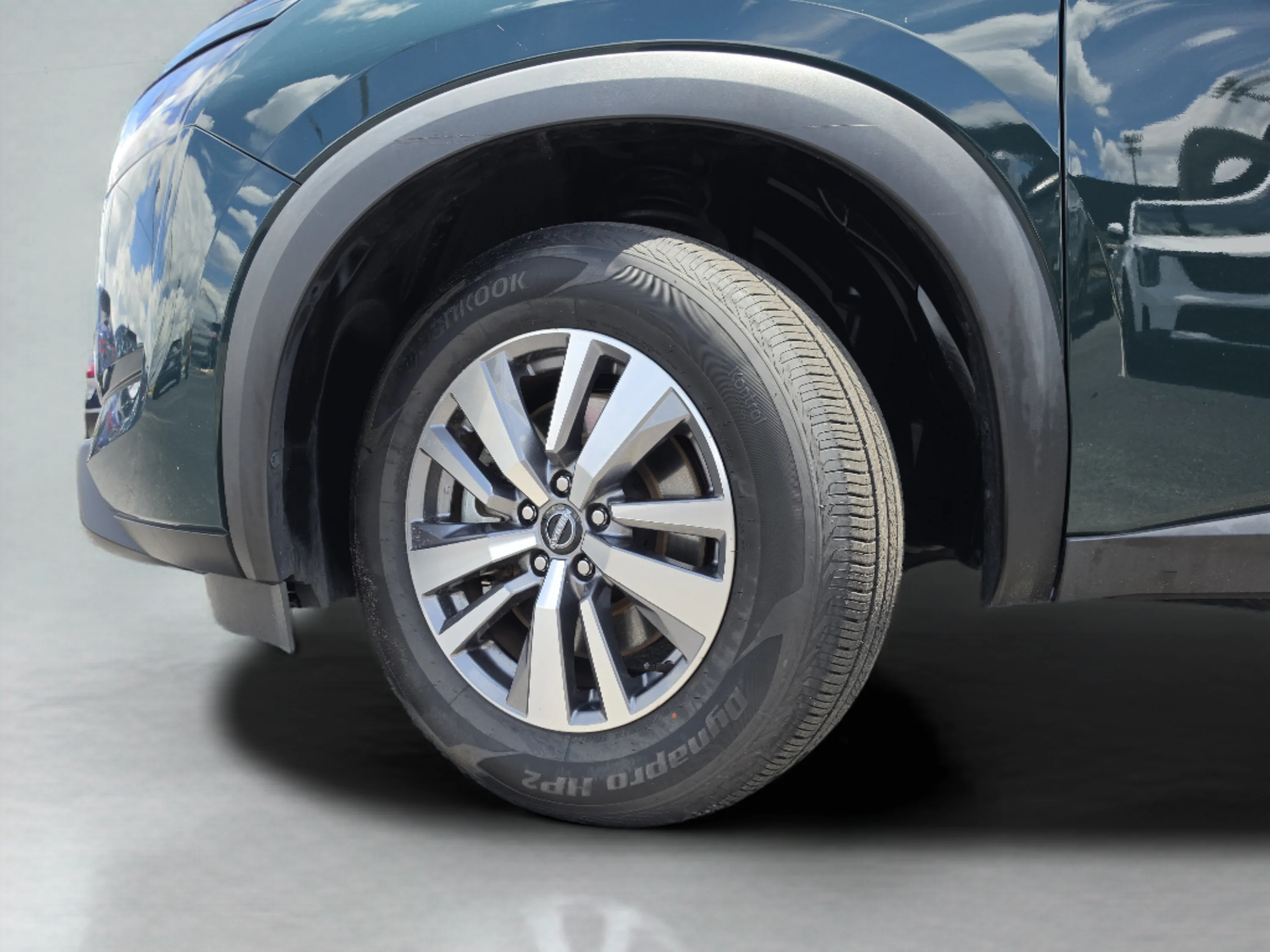 Used 2023 Obsidian Green Pearl Nissan SL image 40