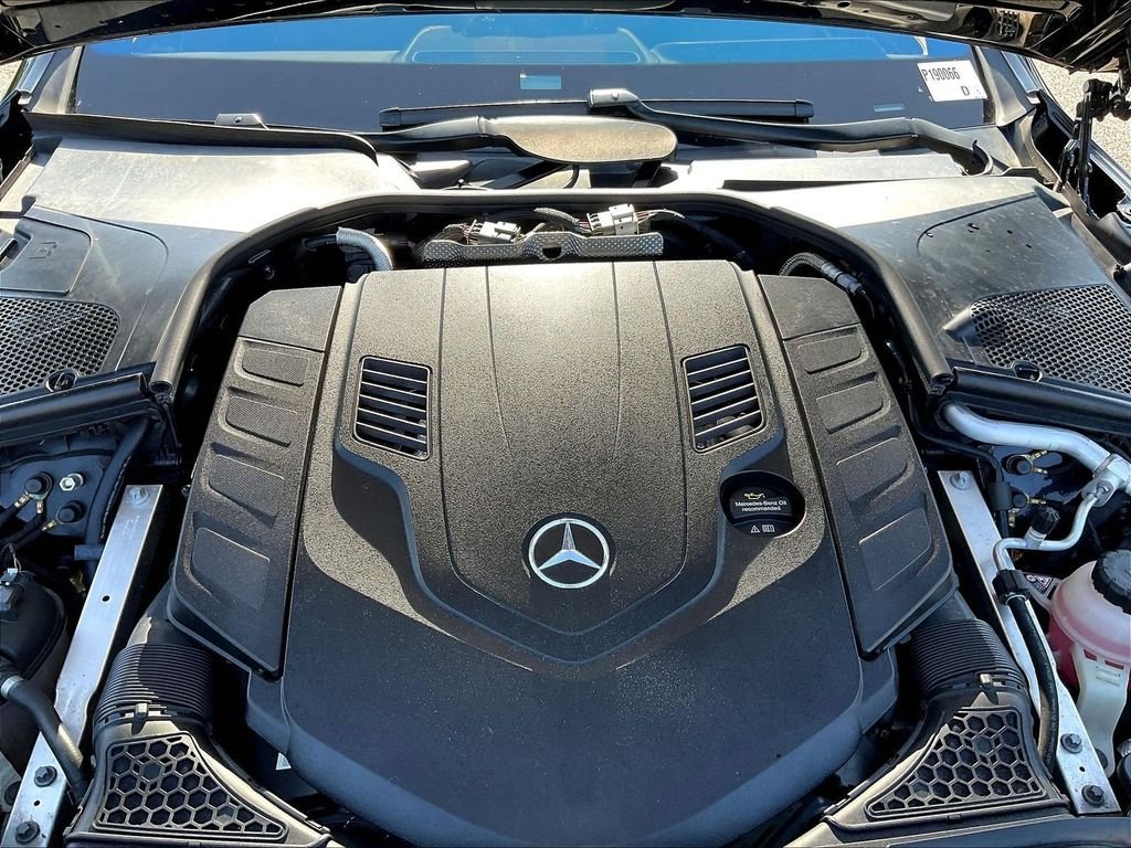 Certified Used 2023 Black Mercedes-Benz S 580 image 32