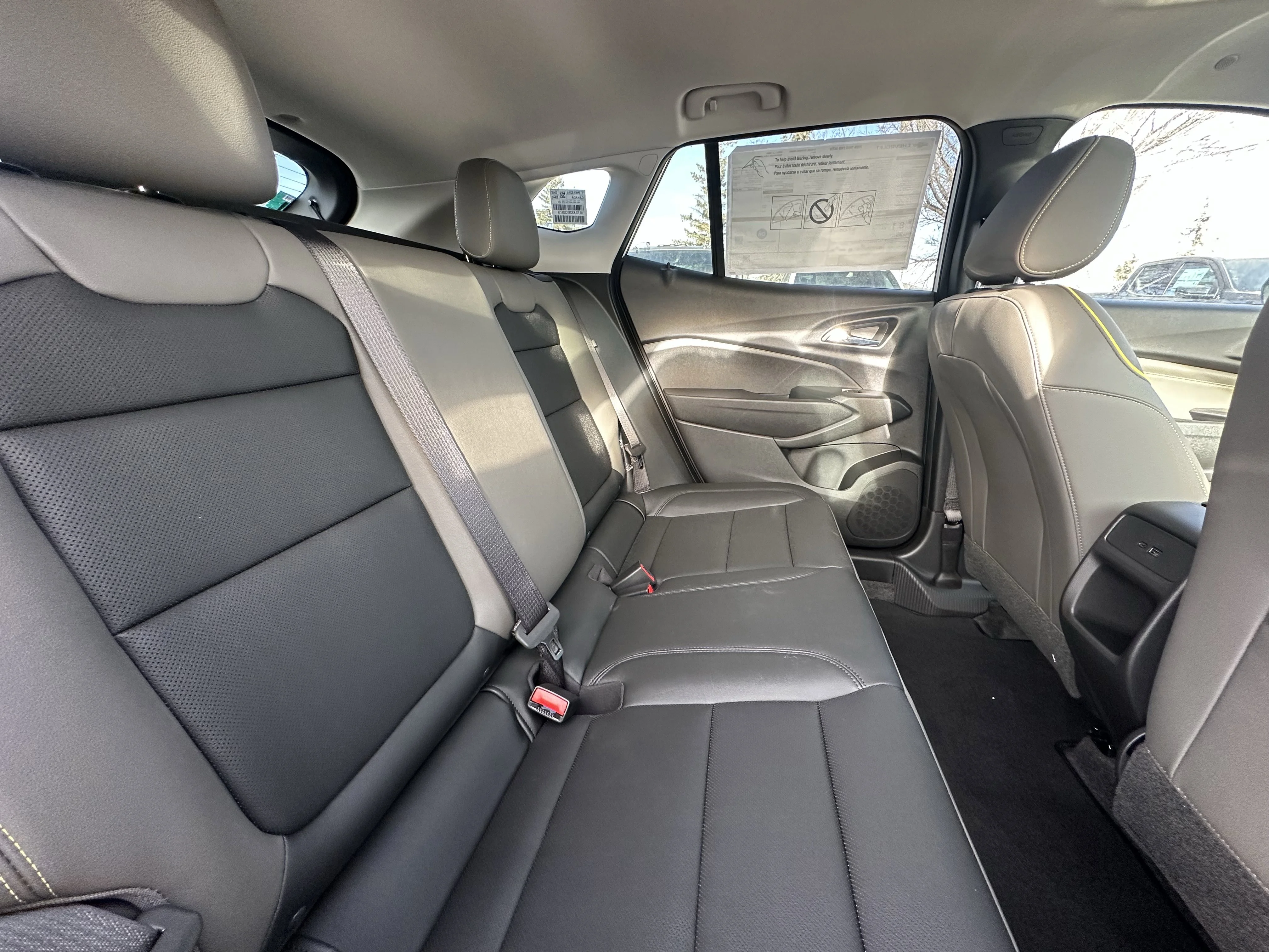 New 2026 Summit White Chevrolet ACTIV image 25