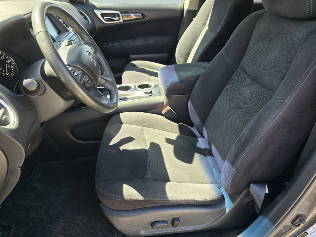 Used 2016 Gun Metallic Nissan SV image 31