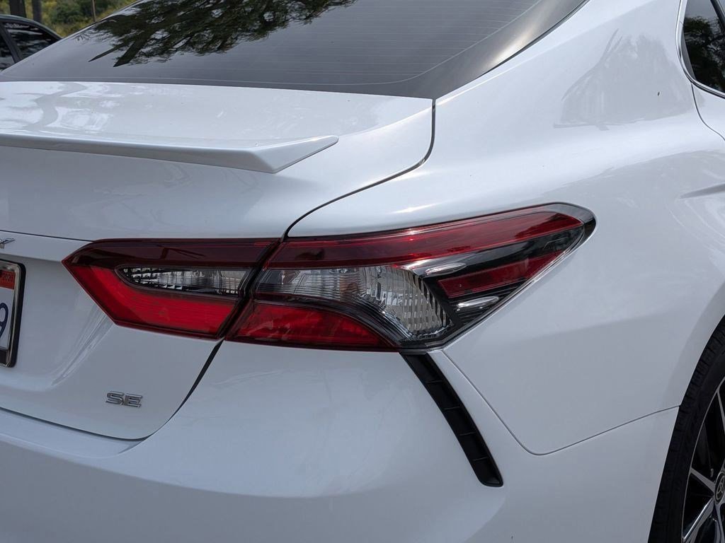 Used 2024 Ice Toyota SE image 11