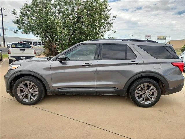 Used 2022 Carbonized Gray Metallic Ford XLT 4x2 image 2