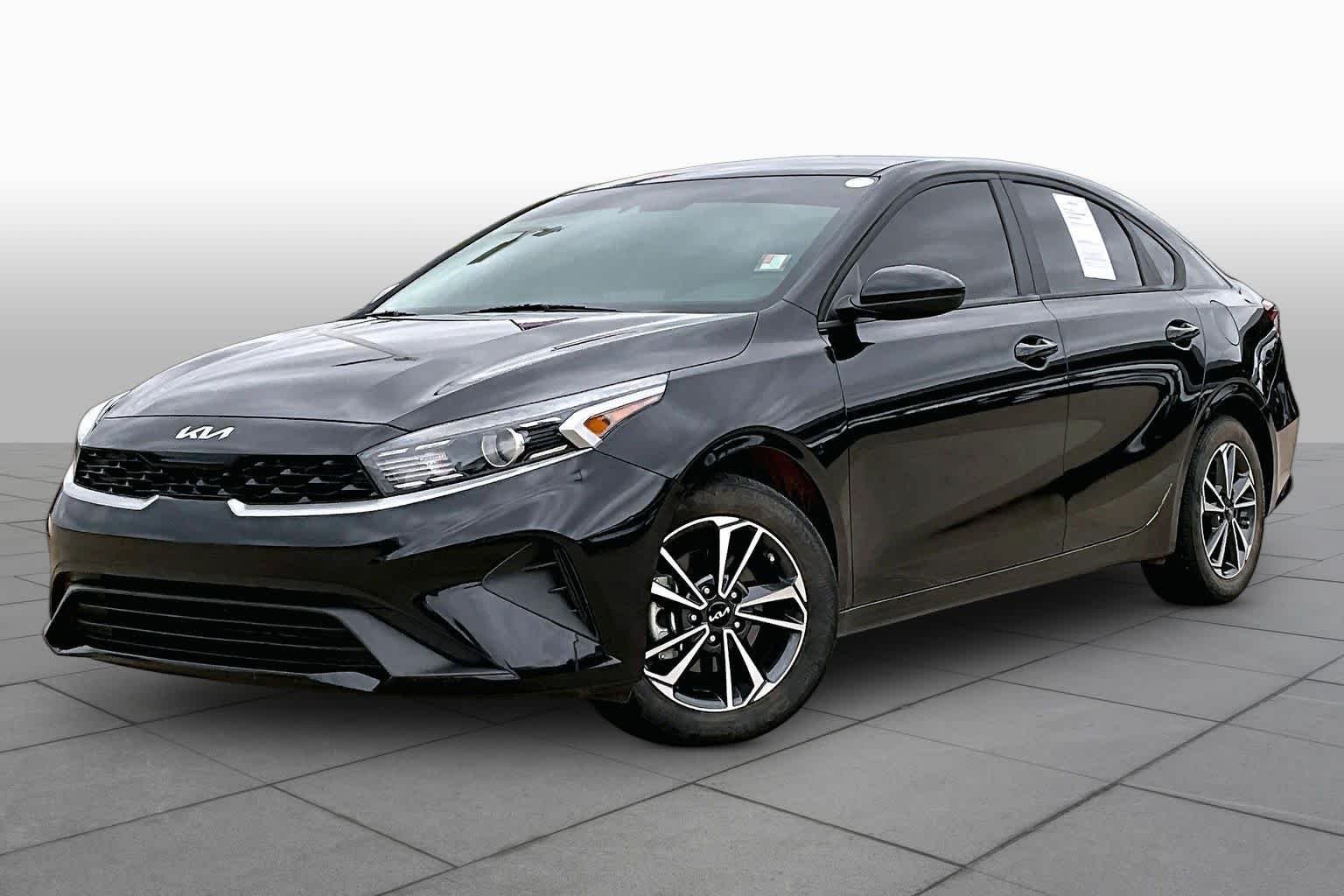 Used 2024 Aurora Black Kia LXS image 3