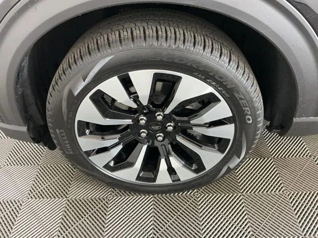 New 2026 Agate Black Metallic Ford Platinum image 36