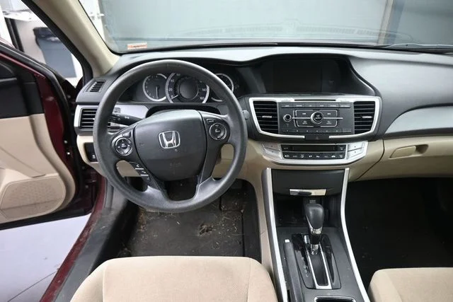 Used 2013  Honda LX image 22