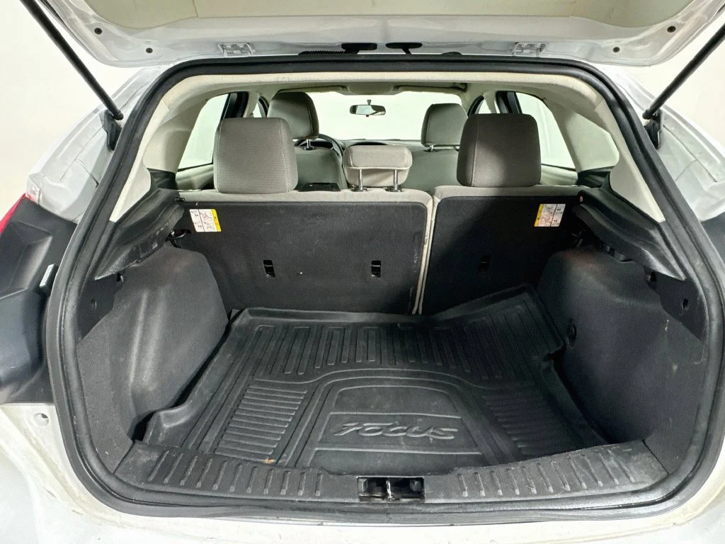 Used 2014 Oxford White Ford SE image 28
