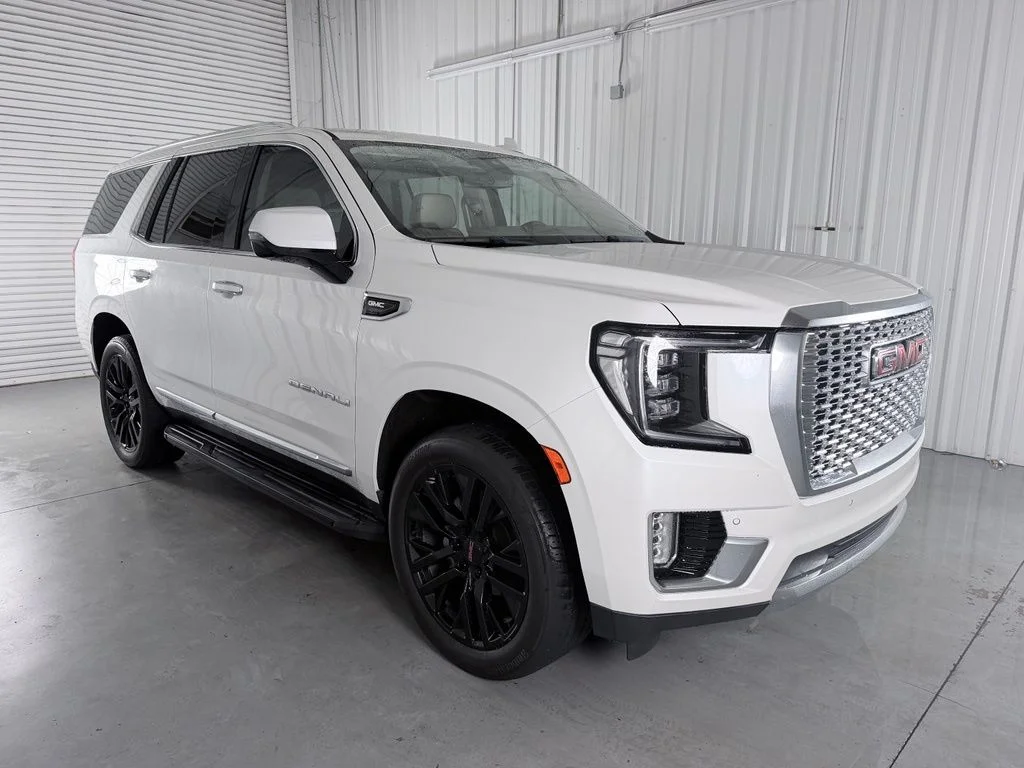 Used 2021 White Frost GMC Denali image 3