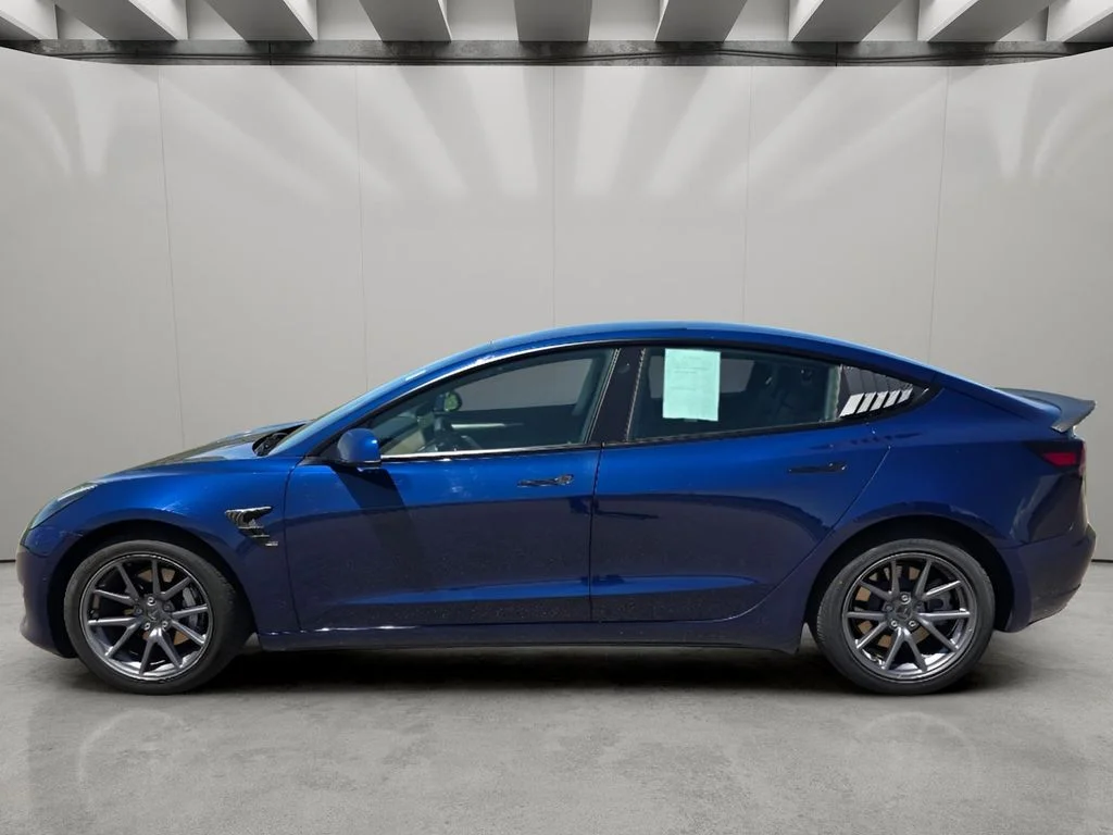 Used 2022 Deep Blue Metallic Tesla Base image 2