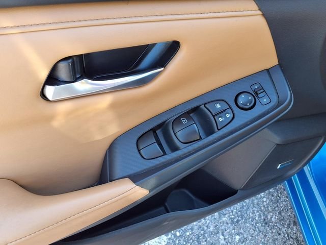 Used 2025 Blue Nissan SV image 17