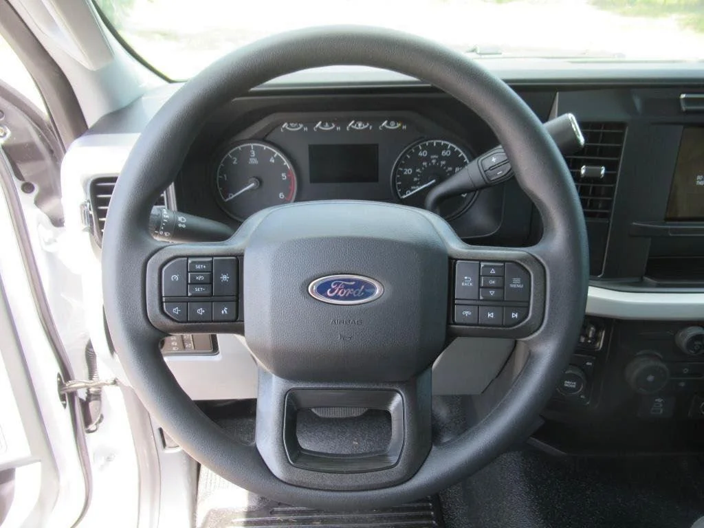 2024 Ford F-350 Super Duty Chassis Cab XL - Photo 15