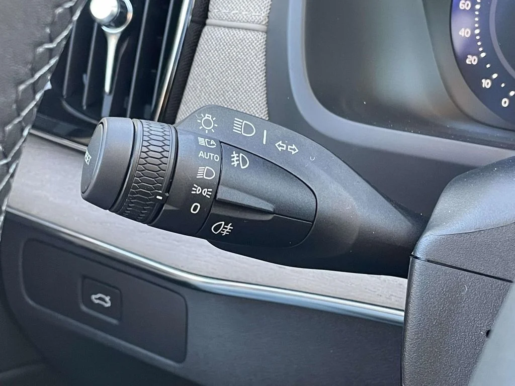 New 2026 Vapour Grey Volvo Plus image 12