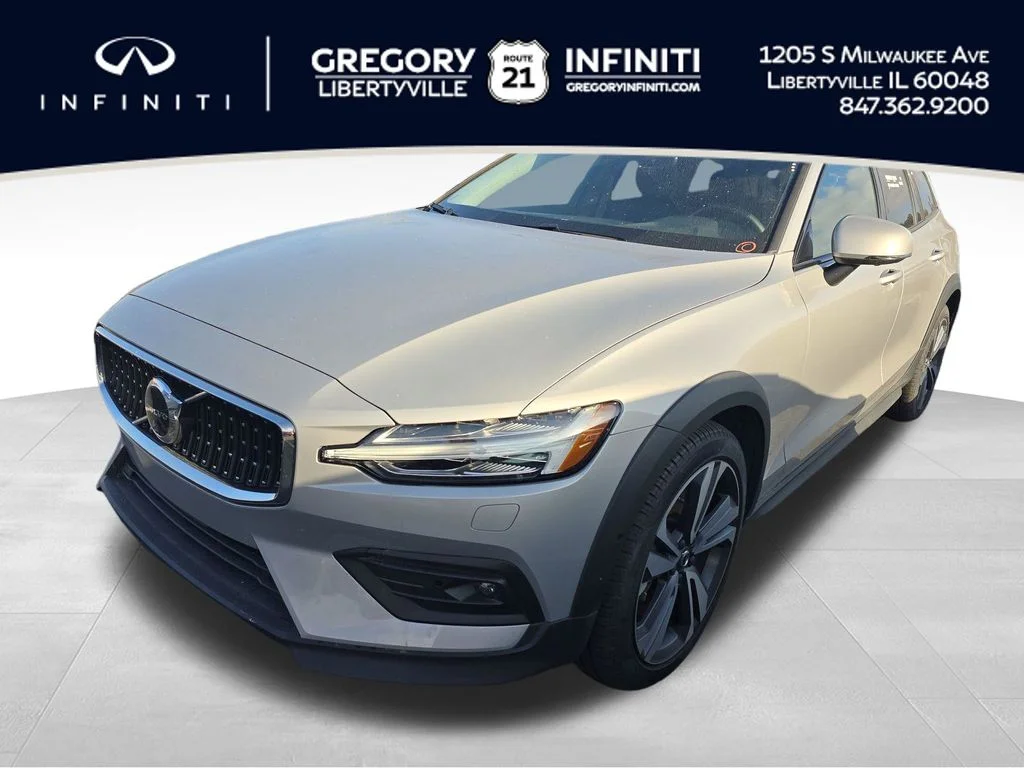 2025 Volvo V60 Cross Country B5 Plus AWD's photo