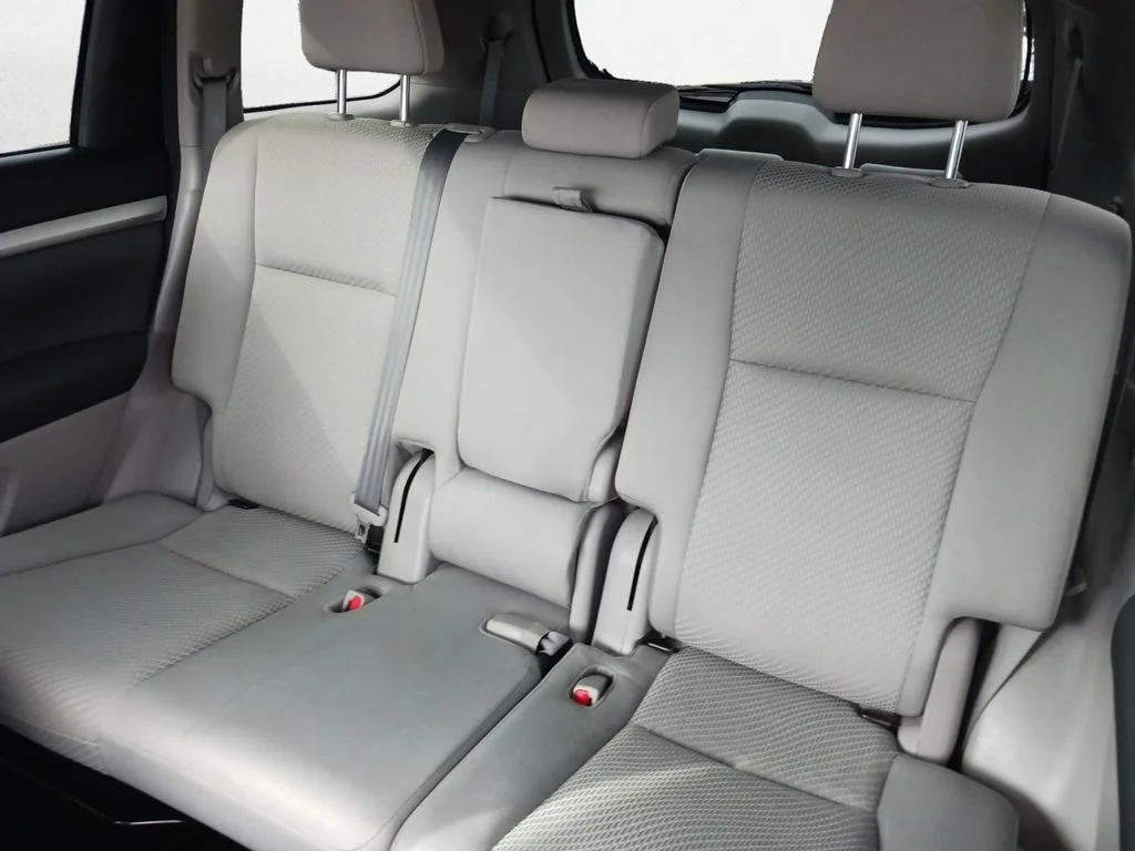 Used 2017 Gray Toyota LE image 9