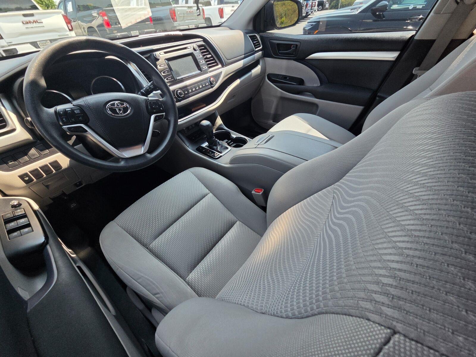Used 2018 Grey Toyota LE image 8
