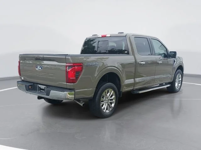 Used 2025 Gray Ford XLT image 3